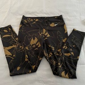 Nike workout leggings